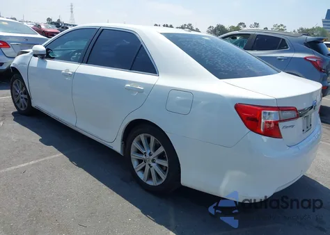 2014 Toyota Camry Xle z USA, uszkodzony, nr VIN 4T4BF1FK2ER344825